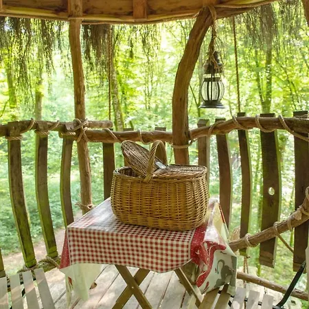 Country house L'arbre A Guyonvelle