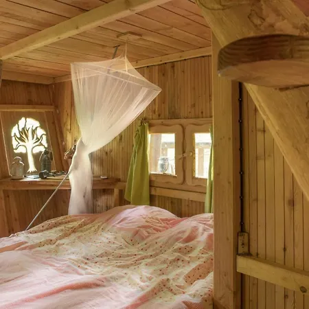 Country house L'arbre A Guyonvelle